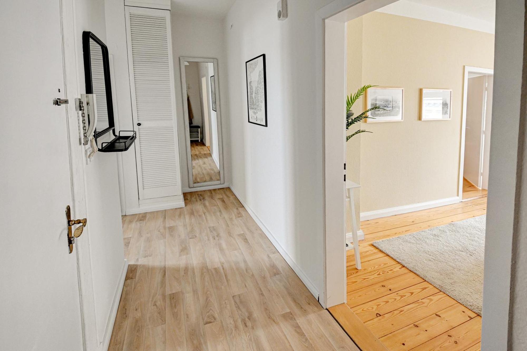 Mittendrin - Apartment Mit 2 Balkonen Sehr Zentral Фленсбург Экстерьер фото